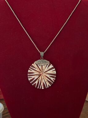 Shell-Inlay Round Pendant Necklace in Brown & Cream - Merav 925